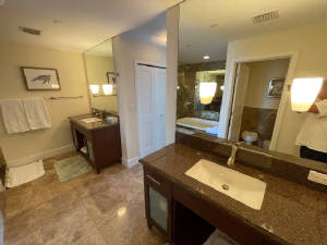 332MasterBath.jpg