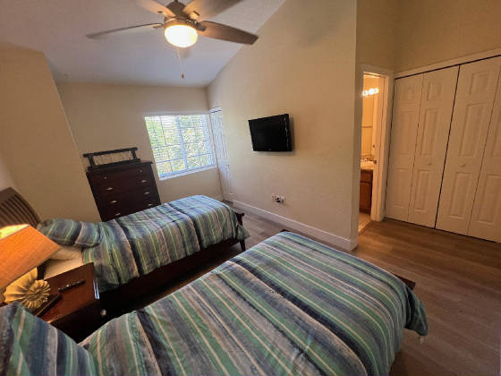 GuestBedroom7044.jpeg