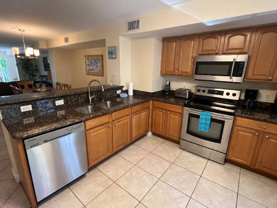 Kitchen702.jpeg